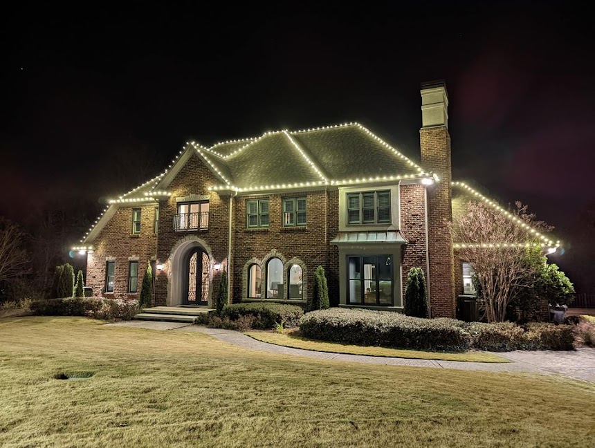 Christmas light installation: Roofline & eaves